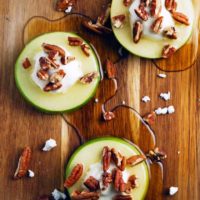 Honeyed Goat Cheese Apple Rings - This is just what I need to WOW at my next party! | theliveinkitchen.com