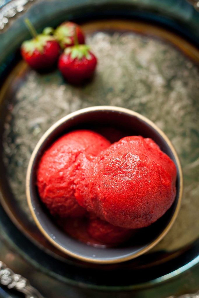 Strawberry Sorbet - Naturally sweetened, 3 ingredients, and so refreshing! This is the best healthy, vegan, frozen summer treat. theliveinkitchen.com