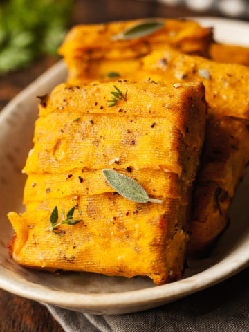 thanksgiving baked tempeh on a platter