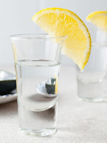 featured image of lemon drop shots