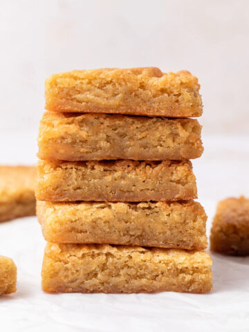 A stack of 5 butterscotch bars.